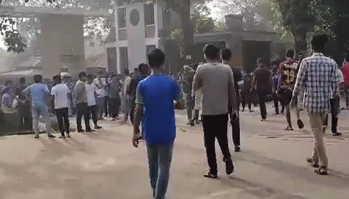 চবিতে শিক্ষার্থীদের সাথে স্থানীয় যুবলীগ-ছাত্রলীগের সংঘর্ষ