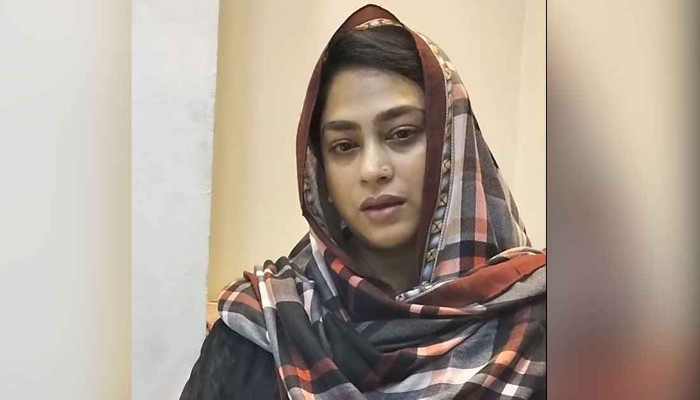 সব পাপ ধুয়েমুছে  আল্লাহর নাম নিয়ে বাঁচতে চান নায়িকা পপি
