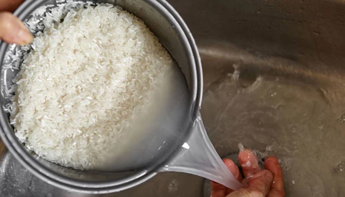 জেনে নিন কতবার চাল ধোয়া উচিৎ
