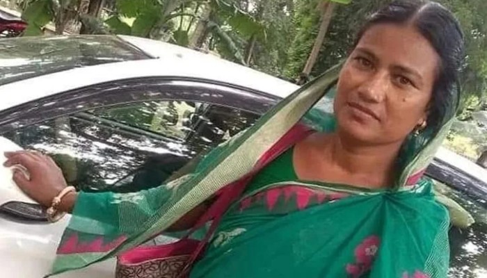 পড়াশোনার কোনো বয়স নেই, প্রমাণ করলেন ৫২ বছরের শেফালী