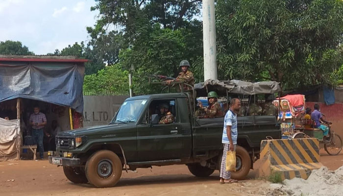 আশুলিয়ায় যৌথ অভিযানে আটক ১৪